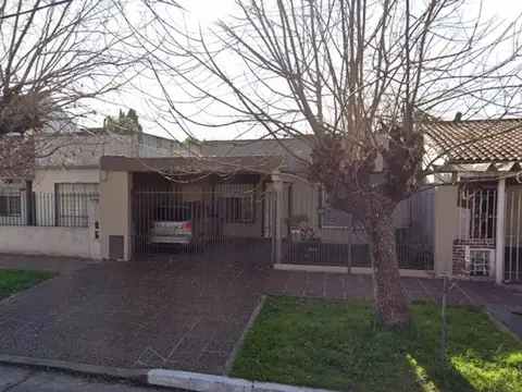 Casa en venta gran parque 3 ambientes garage Oportunidad 