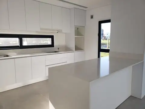 Venta de casa en rumenco joven  