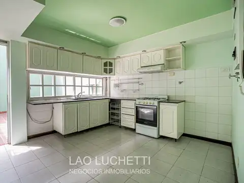 Casa 5 ambientes con 4 baños