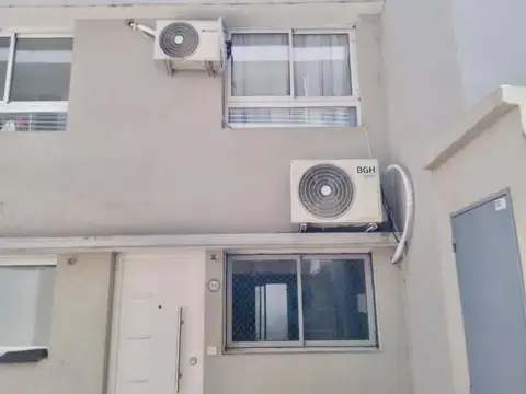 Depto Tipo Casa en Alquiler en Rosario, $ 950.000