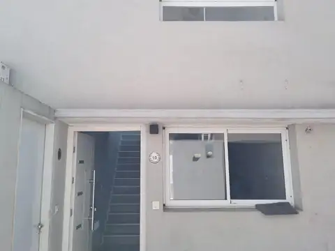 Depto Tipo Casa 3 ambientes con 2 baños