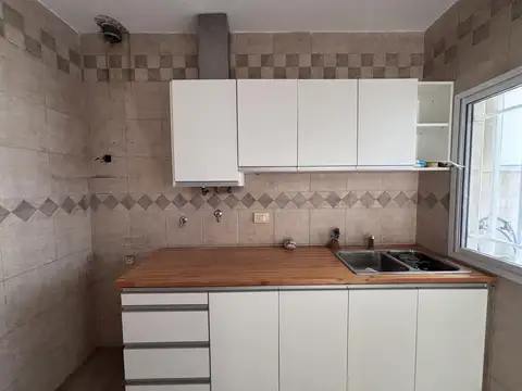 Depto Tipo Casa 3 ambientes con 1 baño