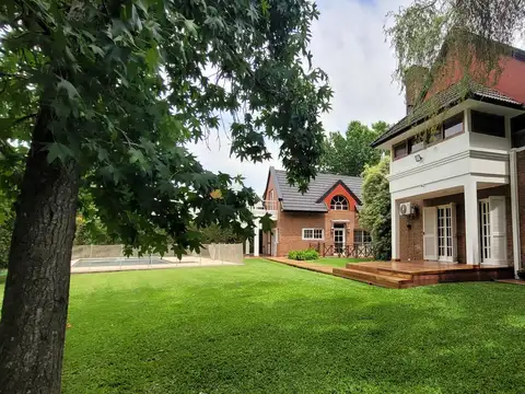 Casa en Alquiler en Club El Carmen, USD 2.000