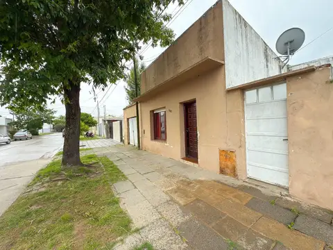 Casa 2 ambientes con 1 baño