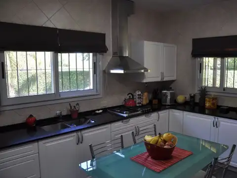 Casa en Venta en La Union, USD 290.000