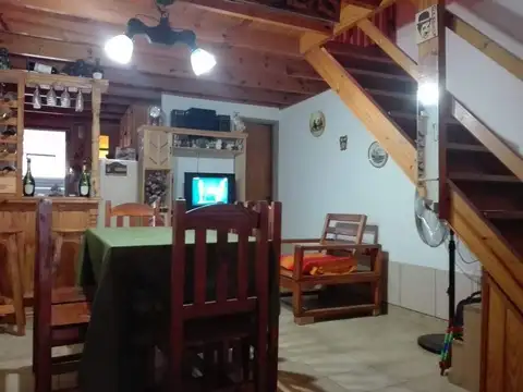 Casa 3 ambientes con 1 baño