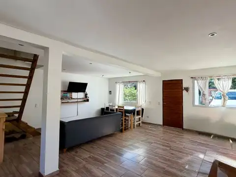 Casa 4 ambientes con 2 baños