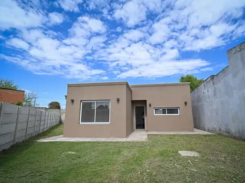 Se vende casa a estrenar 2 dorm en Venado Tuerto