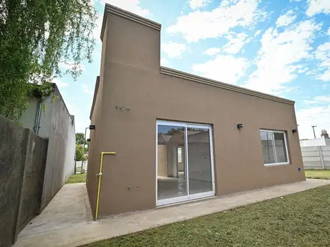 Se vende casa a estrenar 2 dorm en Venado Tuerto