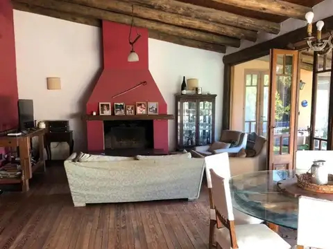 Casa 7 ambientes con 4 baños