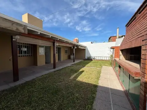 Casa en Alquiler en Poeta Lugones, $ 1.300.000