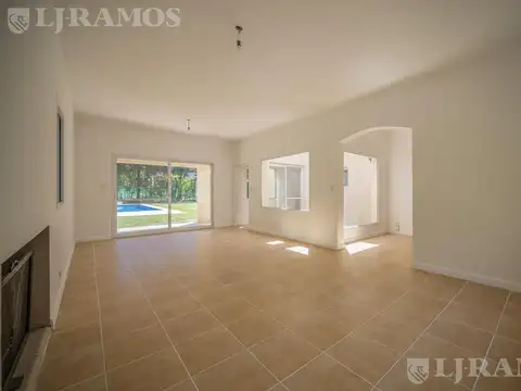 Casa 5 ambientes con 3 baños