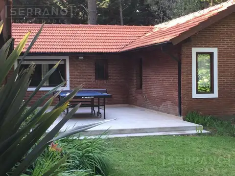 Casa en Venta con 4 cocheras