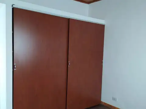 Depto Tipo Casa en Alquiler 45 años