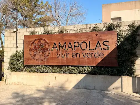 Venta cochera en barrio Amapolas, Pilar