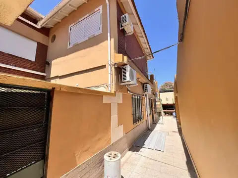 VENTA CASA MULTIFAMILIAR 5 AMBIENTES EN OLIVOS, VICENTE LOPEZ. APTO CREDITO