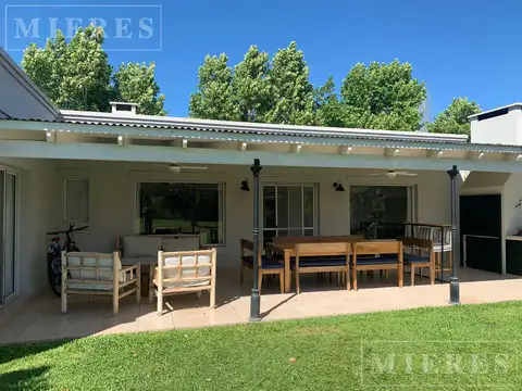 Casa en Alquiler de 3 dormitorios