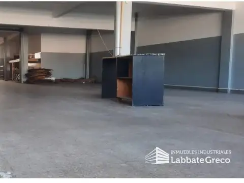 Galpon en Venta 32  mts Fondo