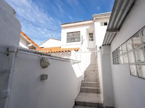 Chalet c/deptos   apto vivienda y/o uso prof - comercial