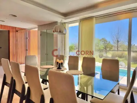Casa 5 ambientes con 6 baños