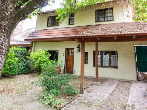 Casa en Venta en Adrogue Chico, USD 127.000