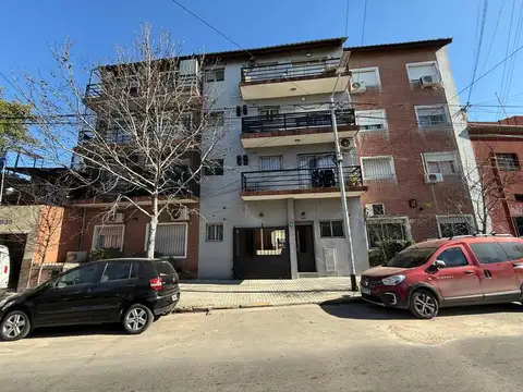 Zeballos 900, Piso 2