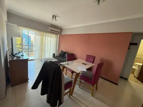 3 AMBIENTES AL FRENTE CON BAÑO Y TOILETTE