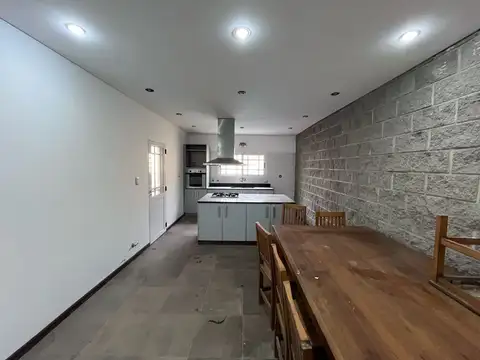 Casa en Venta en Bernal Oeste, USD 248.000