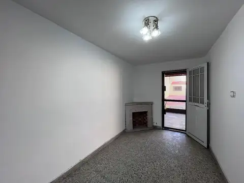 Casa 6 ambientes con pileta en Bernal APTO CREDITO