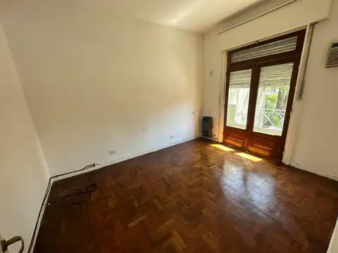 Depto Tipo Casa en Alquiler 50 años