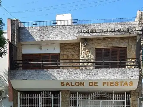 Casa 4 amb, salón en Planta baja fondo libre