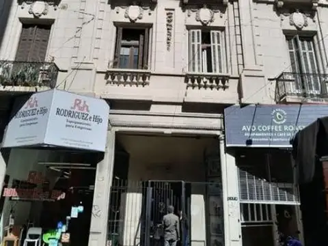 Sarmiento 1400 , Piso 1