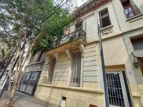 Ph de 4 amb. al frente con balcön y terraza 2 plantas!
