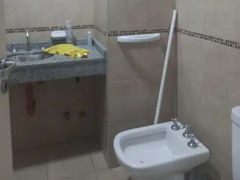 Departamento 4 ambientes con 2 baños