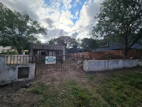 C/ CONSTRUCCION A REFACCIONAR O DEMOLER MUY BUEN LOTE