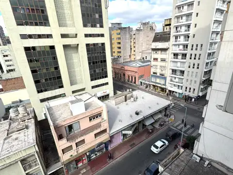Oficina en Venta en Barrio Centro - Externa con Vista