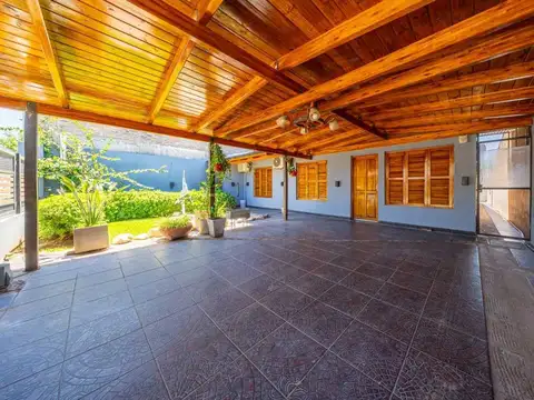 CASA EN VENTA PUEBLO ESTHER 2 DORMITORIOS Y JARDÍN