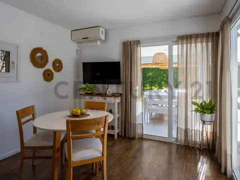 Casa en Venta con 4 cocheras