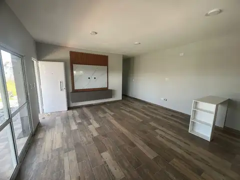Casa 2 ambientes con 1 baño