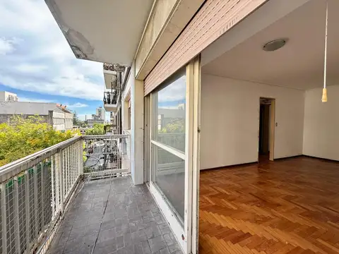 Venta departamento 3 ambientes Floresta
