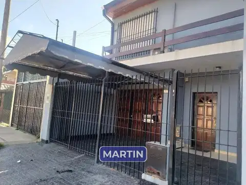 Casa en venta de 4 dormitorios c/ cochera en San Miguel