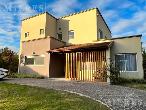 Casa en venta sobre lote Interno en Santa Teresa - Villanueva.