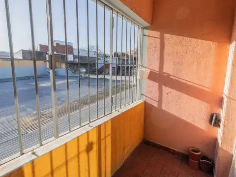 Depto Tipo Casa en Venta en Flores Sur, USD 69.000