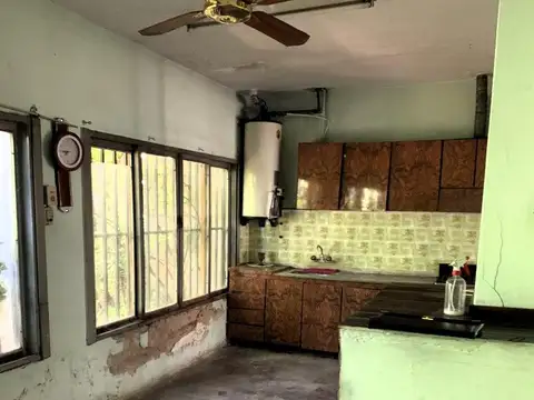 Casa en Venta con 3 cocheras