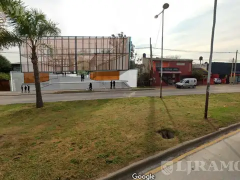 Terreno comercial en la mejor zona de la ruta 27