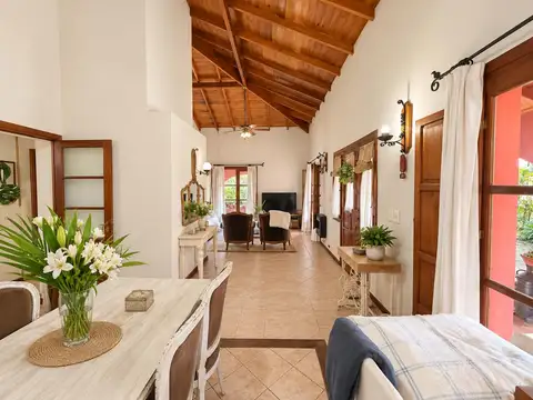 Casa 5 ambientes con 3 baños