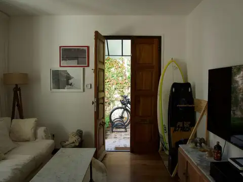 Casa 3 ambientes en Béccar con jardín, galería y parrilla – Renovada