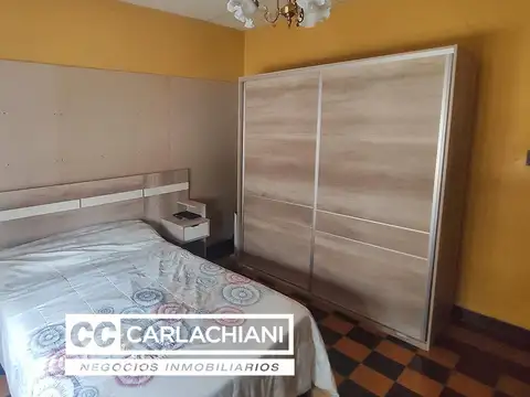 Casa 6 ambientes con 2 baños