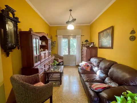 Casa 6 ambientes con 3 baños