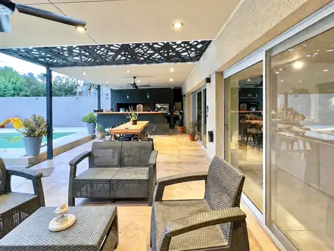 Casa 3 ambientes con 2 baños